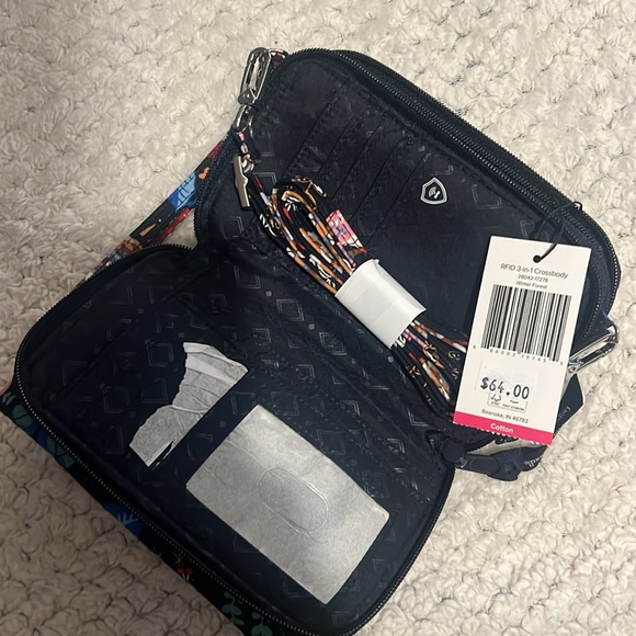 Vera Bradley Crossbody - Picture 6 of 8